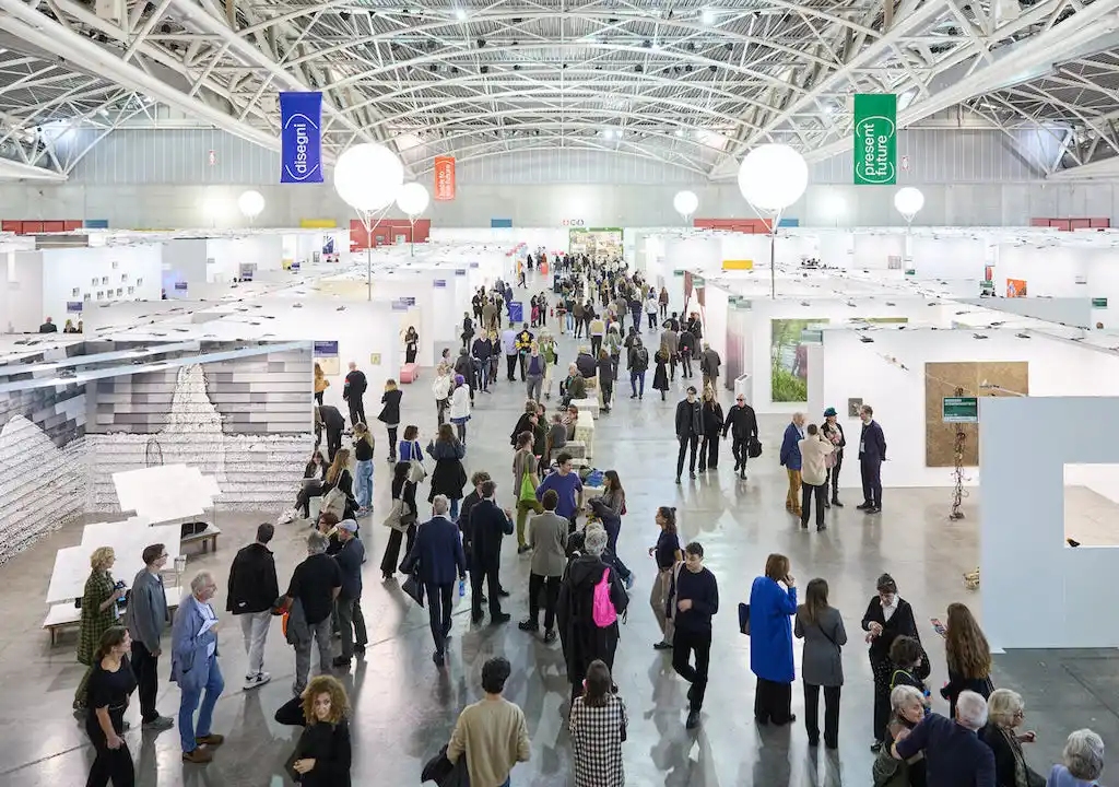 02. Artissima25 Oval Interni IC 043