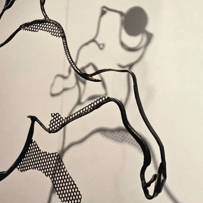 SCULTURA Cane che salta con palla di D. Milanesi - immagine 4