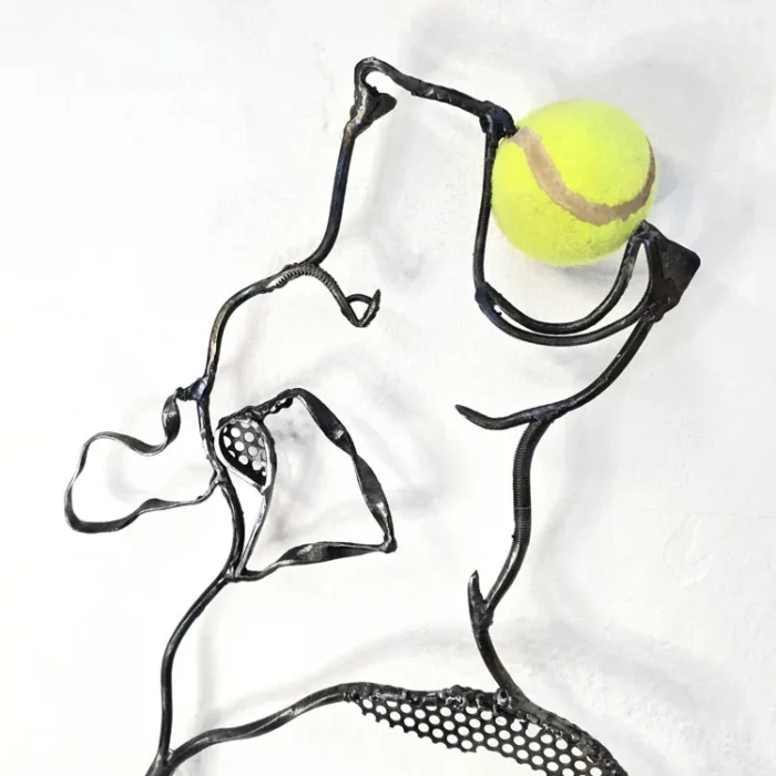 SCULTURA Cane che salta con palla di D. Milanesi - immagine 2