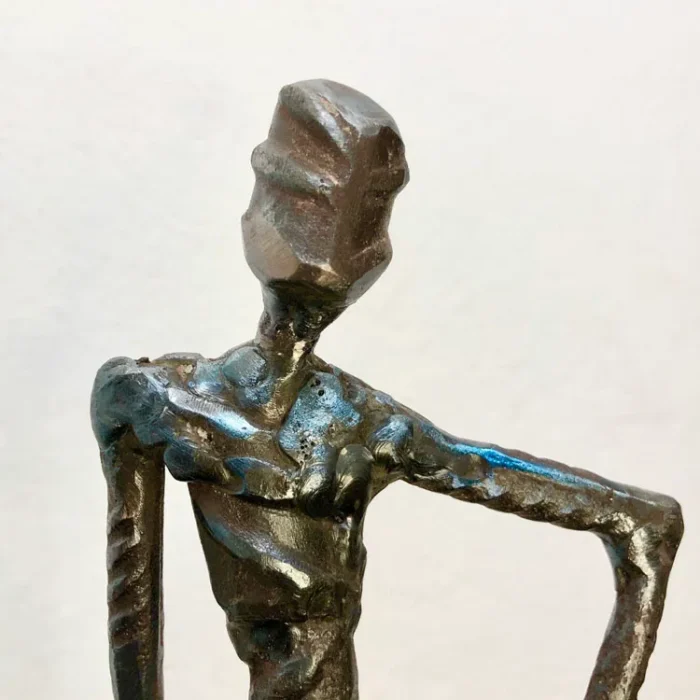 SCULTURA Uomo in bilico di D. Milanesi - immagine 2